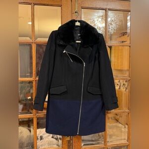 Mossimo Women’s black/navy faux fur collar Wool Blend Long coat. Size S.